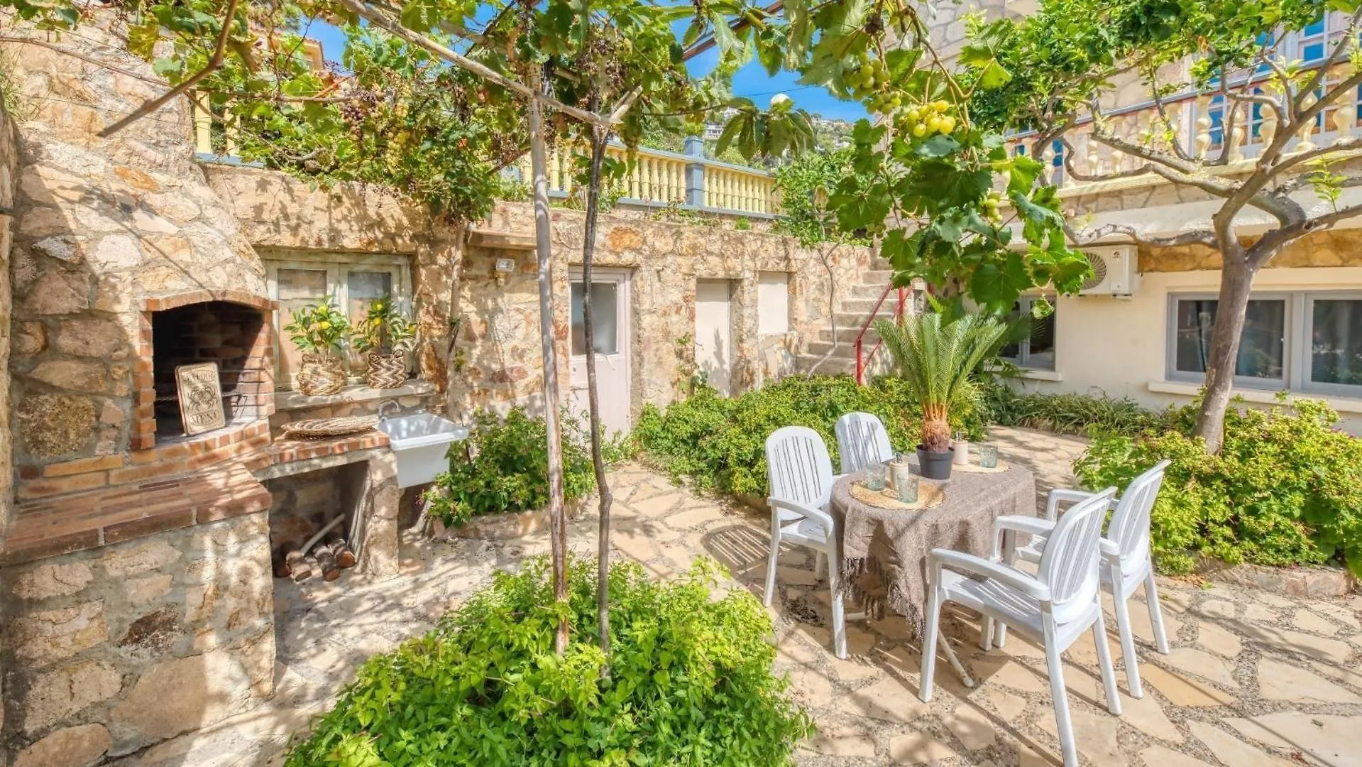 Costacabana - Villa Janet Lloret de Mar İspanya
